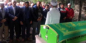 Kızının düğününe gitmek isterken kazada hayatını kaybeden baba defnedildi