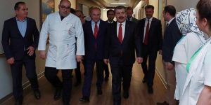 Bakan Koca'dan Fatma Girik'e hastanede ziyaret