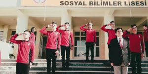 Liseli öğrencilerden Barış Pınarı Harekatına ‘İstiklal Marş’lı klip