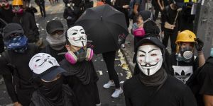 Hong Kong'da protestolara yol açan yasa tasarısı geri çekildi