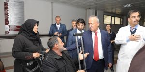 Rektör Çomak’lı hastaları ziyaret etti