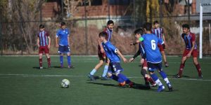 Erzurumsporlu ve Trabzonsporlu gençler hazırlık maçında ter döktü