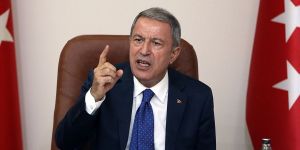 Bakan Akar: Yasaklanan hiçbir mühimmatı veya kimyasal silahı kullanmadık