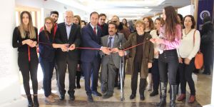 Engelli bireylerin sosyal hayattaki engelleri fotoğraflandı