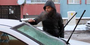 Erzurum’da kar yerini soğuk havaya bıraktı: Eksi 12