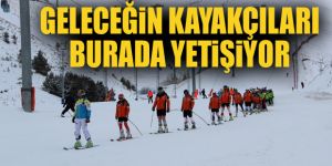 Minik kayakçılar Palandöken'de özenle eğitiliyor