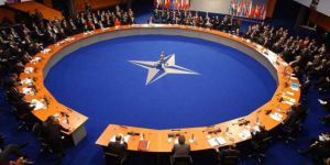 NATO, Irak'taki eğitim faaliyetlerini askıya aldı