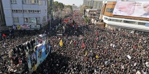 Süleymani'nin cenazesinin defni izdihamda ölenler nedeniyle ertelendi