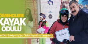 Başkan Sunar'dan öğrencilere kayak ödülü