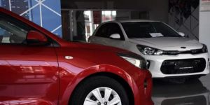 Sıfır otomobiller banttan inmeden satılıyor