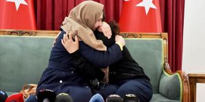 Diyarbakır annelerinden Dalmış 6 yıllık özlemin ardından evladına kavuştu