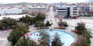 Boş kalan sokaklar havadan görüntülendi