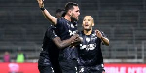 Ligue 1'in tescil edilmesinin ardından Amiens, küme düşme kararının kaldırılması için imza kampanyası başlattı