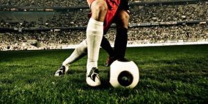 2 aylık hasret bitiyor, futbolcular yeniden sahaya çıkıyor: İşte ilk maç