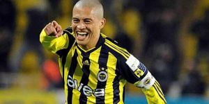 Fenerbahçe'nin efsane ismi Alex de tartışmalara katıldı