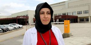 "Kovid-19 kahramanı" doktor acil tıp uzmanı oldu