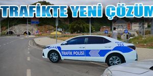Kara yollarında maket trafik polisi dönemi