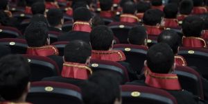 FETÖ ile irtibatlı 26 hakim ve savcı görevden uzaklaştırıldı