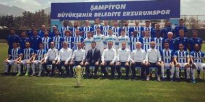 Erzurumspor kupayla poz verdi