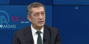 Ziya Selçuk'tan uzaktan eğitim ve öğretmenlerle ilgili aşı açıklaması