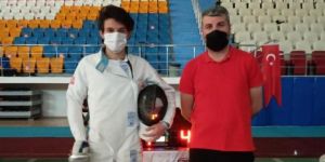 Eskrim sporcusu Akal, Dünya Şampiyonası için Milli takım kampına davet edildi