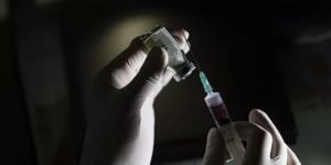 Hindistan, Oxford-AstraZeneca aşı ihracatını durdurdu
