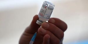 Moderna'nın Kovid-19 aşısı, Pfizer-BioNTech'den daha çok yan etkiye yol açıyor