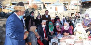 Kadın çiftçiler kadın vekilden süt sağım makinesi istedi