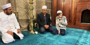 Babası için Kuran-ı Kerim okudu
