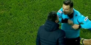 MKE Ankaragücü - Ankara Keçiörengücü karşılaşmasında maçın hakemi sağlık görevlisine sarı kart gösterdi!