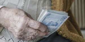 Ek ödemeler arttı! Emekli maaş zammı için kritik tarih