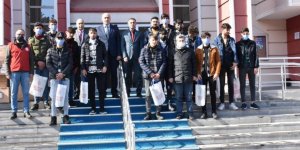 ‘Merkezim Her Yerde’ gençlerin hizmetinde