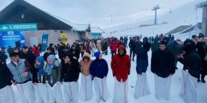 AK Gençlik’ten Palandöken’de kar festivali