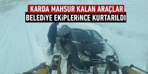 Tekman’da yolda kalan araçlar kurtarıldı