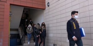 Ünlü olmak isteyen vatandaşları dolandıran çete mensupları Isparta'da yakalandı: 5 gözaltı