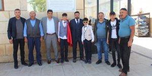 Karataş ailesinin mutlu günü
