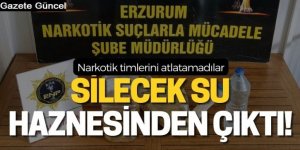 Arabanın silecek su haznesine sıvı metamfetamin sakladılar, polisten kaçamadılar