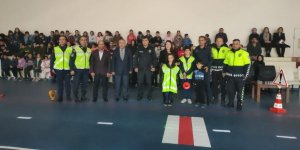 Uzundere’de minik öğrenciler için trafik parkuru kuruldu
