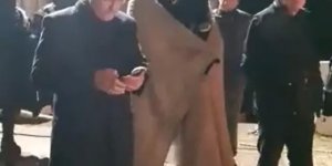 Canikli geldi, babam hüngür hüngür ağlıyor' diyerek paylaştı...