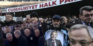 Deniz Baykal'ın cenaze töreninde dikkat çeken anlar!