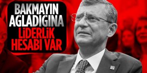 Toplantıda cumhurbaşkanı adayı Kılıçdaroğlu'nun yanına oturan Özel'in gözleri doldu.