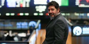 Hakan Atilla: Pasaportuma El Konuldu, Karakola Götürülüyorum