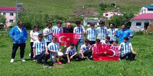 Çocukların gönlüne Şimşek çaktı