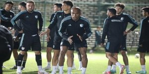 Erzurumspor FK: Moral bozmak yok!