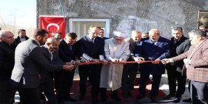 Karayazı'da cami dualarla ibadete açıldı!