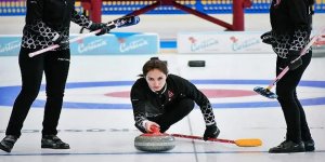 ATAUNİ ÜNİLİG Curlingte çifte şampiyon