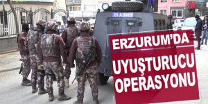 Erzurum'da aranan araçtan uyuştucu fışkırdı