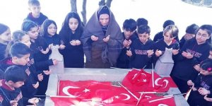 Erzurum'da öğrenciler Nene Hatun'un kabrini ziyaret etti