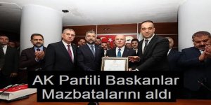 Erzurum'da AK Partili başkanlar mazbatalarını aldı