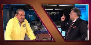 Erman Toroğlu'ndan olay benzetme! "Suni çimde futbol oynamak şişme kadınla..."